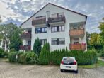 Ideal geschnittene 3 Zi. Terrassenwohnung mit kleinen Garten - Hausansicht vorne