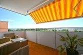 Balkon mit Markise - Panorama-Tower - Hochwertige 3 Zi. Wohnung mit EBK und FBH